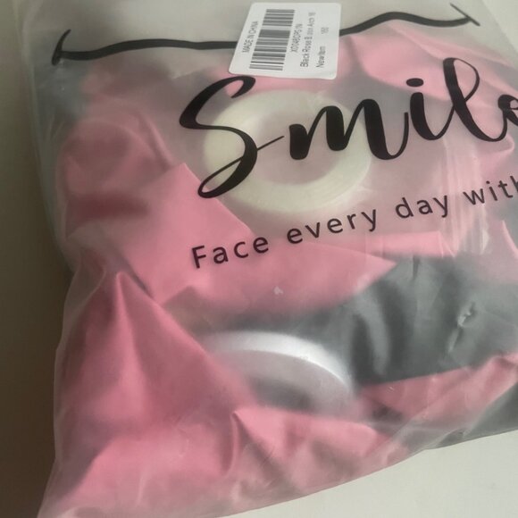 Pink & Black Balloon Garland Arch Kit with 2 Champagne Bottle Foil Balloons - Picture 3 of 11